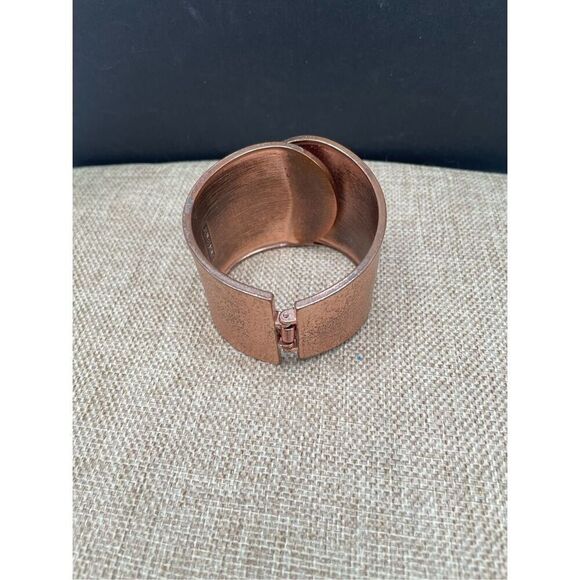 JewelMint Vintage Copper Clamper Bracelet Mid Century Copper Hinged Cuff Bracele - Picture 2 of 8